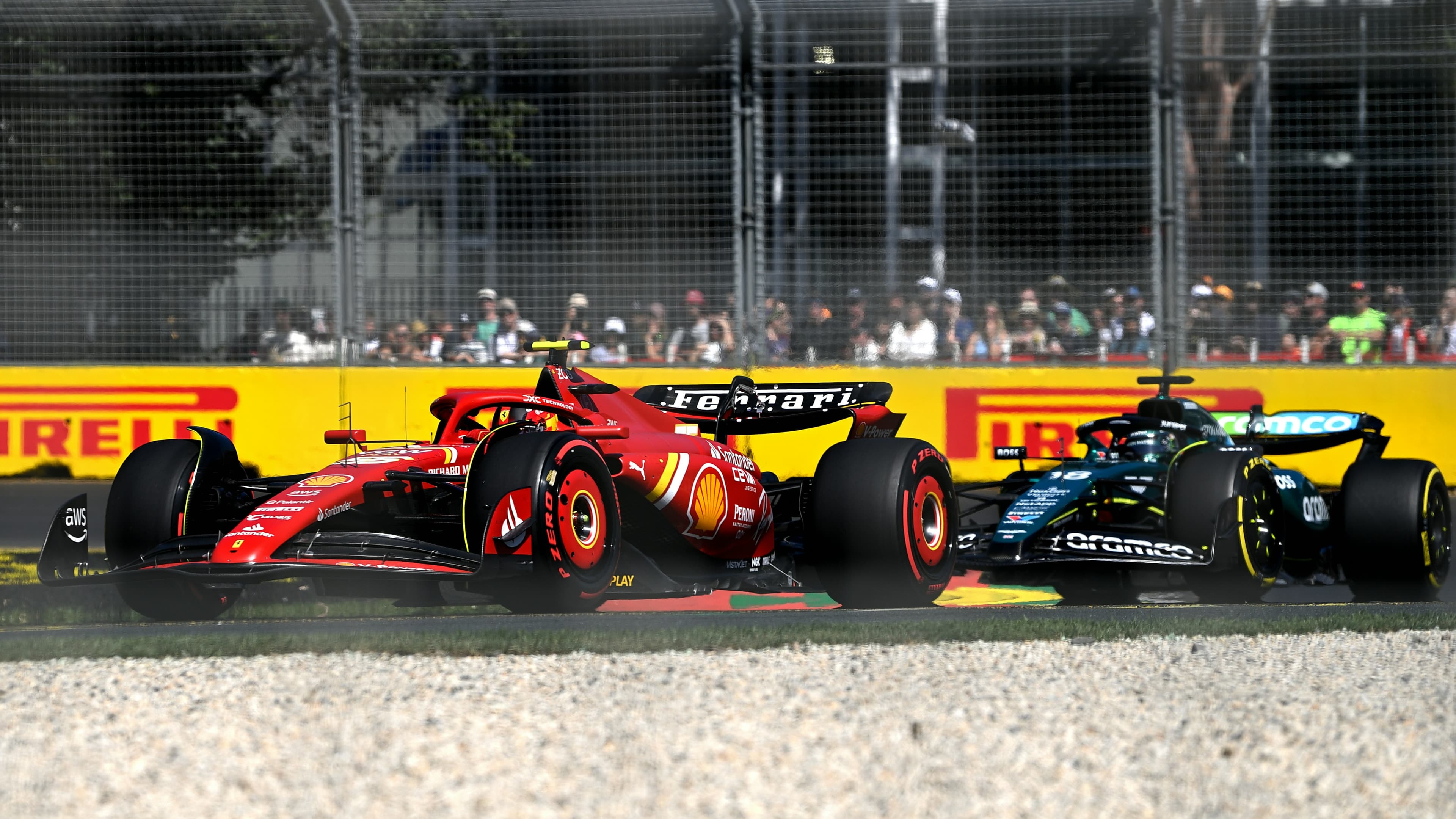 Autos de Formula 1 en pista
